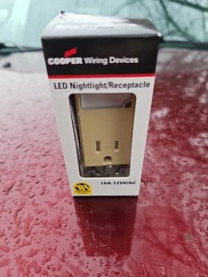 Box Nightlight/Recpt Ivry,No TR7735V-BOX, Cooper Wiring Devices Inc - Image 1 of 2