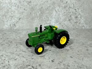 1/87 HO John Deere 5010 Tractor Athearn