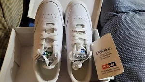 Propet Women's Washable Leather Top Walker Walking Shoe, White, size 5 M (B) US - Picture 1 of 6
