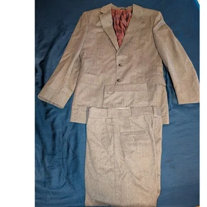 Vintage Men's Bespoke 2 Button Suit 42 Reg 32-30 Pants Wool  - Picture 1 of 11