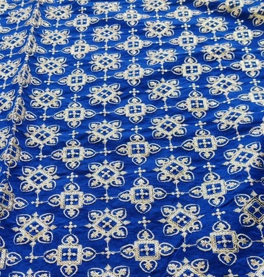 Tela Chanderi bordada lentejuelas Chikankari tradicionales azules cortada por yarda Foto 1 de 4