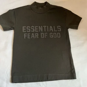 Fear Of God Essentials shirt Unisex Kids Size 4/5 In Dark Gray 100% Cotton - Picture 1 of 9