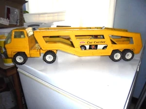 Vintage Tonka Car Carrier, toy tractor trailer car carrier, tractor car carrier - Picture 1 of 10