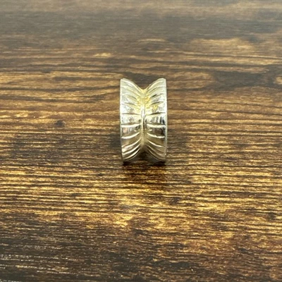 Kent Coffey The Trojan Cómoda Cajón Tirador Manija MCM Perilla De Colección Plata Dorado Foto 1 de 4