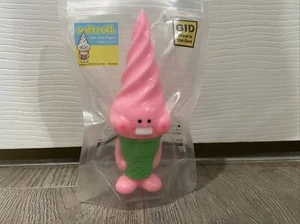HARIKEN Hurriken Sofubi Soft Roll Pink GID MAD PANDA FACTORY DCon 2022 - Picture 1 of 4
