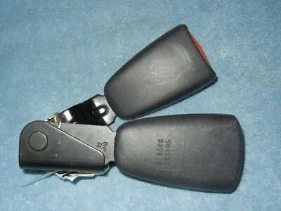 SAAB 2003 9 -5  Rear Seat Belt Receiver  Buckle  5015334  F1 — 第 1/4 张图片