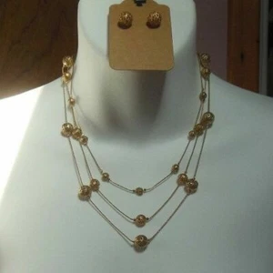 Avon Triple-Strand Filigree Gold-tone Ball Necklace & Earring Set - Bild 1 von 4