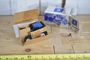 ERTL 1997 NATIONAL SHOW TOY FARMER NEW HOLLAND 8260 TRACTOR 1/43 BOX AND TAPED - Picture 1 of 8