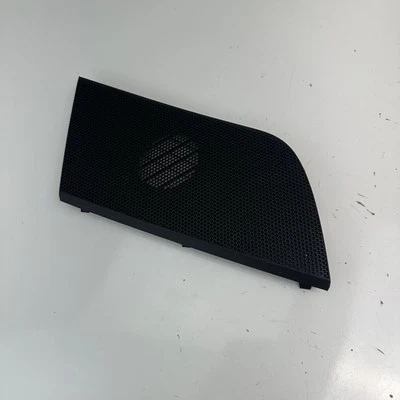 2011-2018 Toyota Sienna Front Right Side Dash Tweeter Speaker Cover 55473-08010 - Image 1 of 4