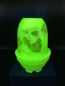 Fenton Burmese Glass Fairy Lamp Ivy Leaf & Scroll HP By Dane Fredrick Glows! - Picture 1 of 10