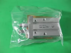 SMC Pneumatic Gripper -- MHZ2-16DN-X5 -- New - Picture 1 of 7