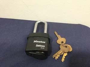 Master Lock Padlock w/ 4 Keys - Locksmith - Picture 1 of 5