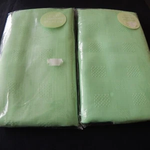8 Apple Green Napkins NEW Sealed 17X17" 43X43cm - Picture 1 of 6