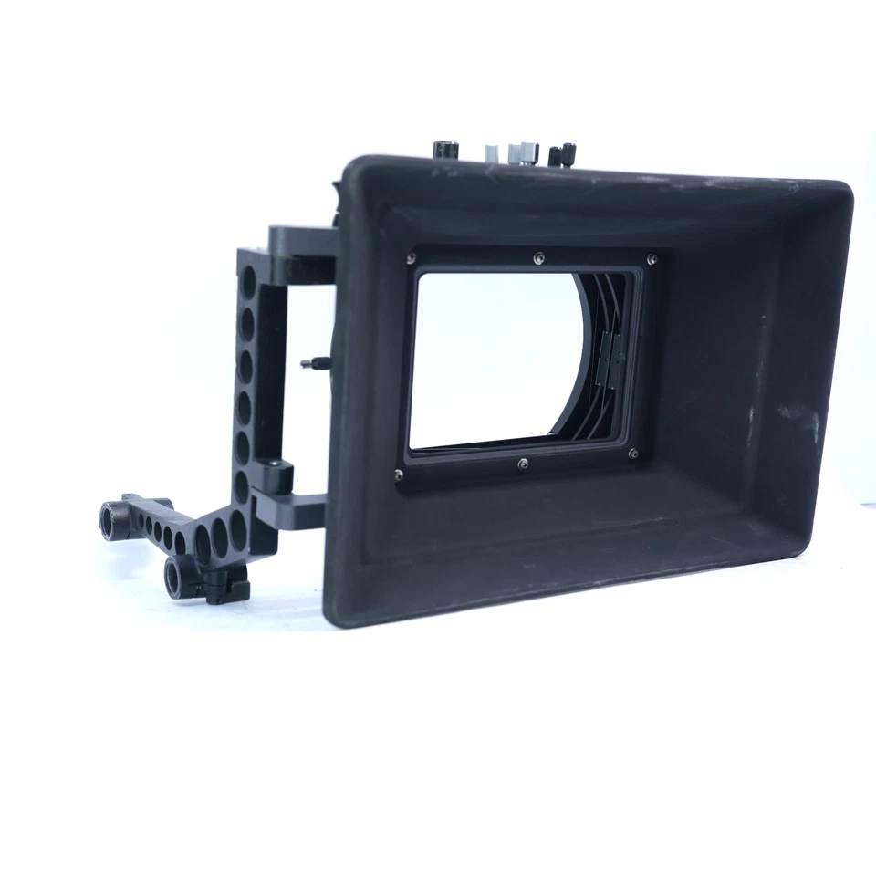 Arri MB-18 номер 2054 С 4 x 5.650 лотки матовая коробка T12-B14 - Изображение 1 из 4