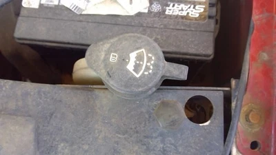 Depósito de lavado con indicador de bajo nivel para camioneta Sierra 1500 99-05 188804 Foto 1 de 4