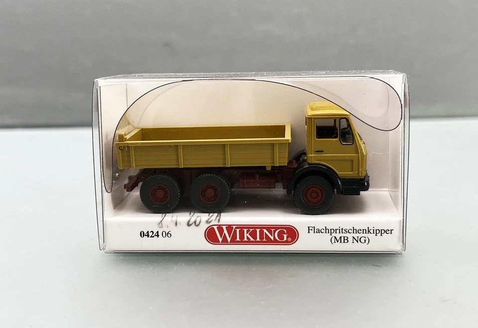 1:87 WIKING 042406 Flachpritschenkipper MB NG Rimorchio ribaltabile a pianale - Immagine 1 di 1