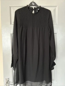 H&M Black Dress With Shirred Bust And Cuffs, Stunning On Size Medium - Picture 1 of 8