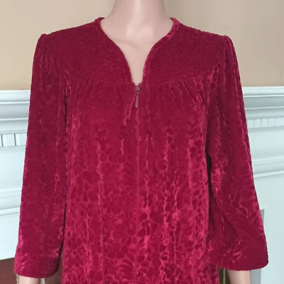 女士红色浮雕拉链长袍 L 3/4 袖绗缝翻领侧口袋 — 第 1/4 张图片