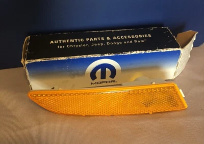 Luz marcadora delantera derecha Chrysler Crossfire para años 2004-2008 #05097518AA Foto 1 de 4