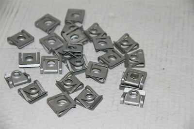 VW Audi RS4 RS6 y varias fijaciones de bandeja inferior (X12) 8D0805960 nuevo pieza original VW Foto 1 de 2