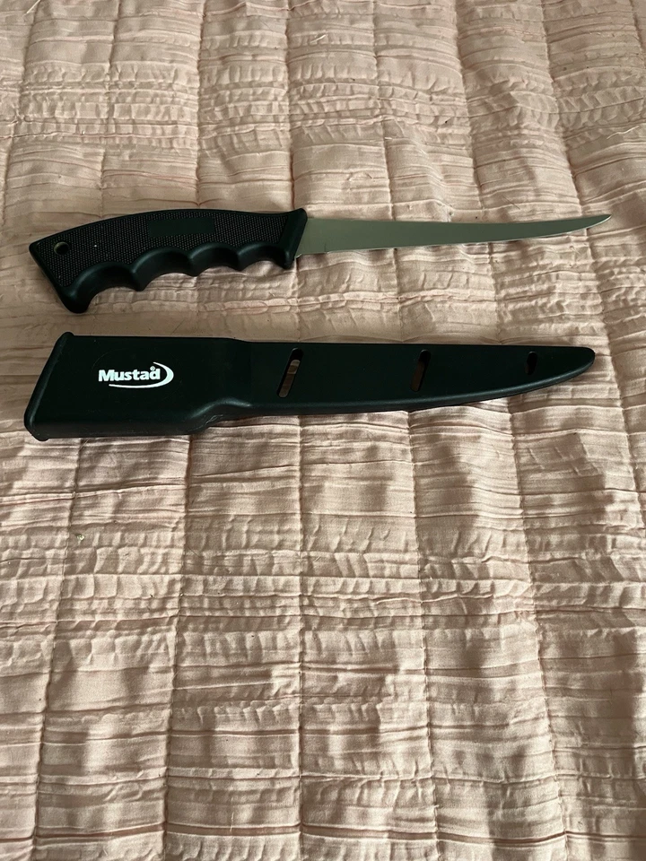 "Cuchillo de filete Mustad KVD alemán de acero inoxidable de grado premium de 6"" con funda"  Foto 1 de 1