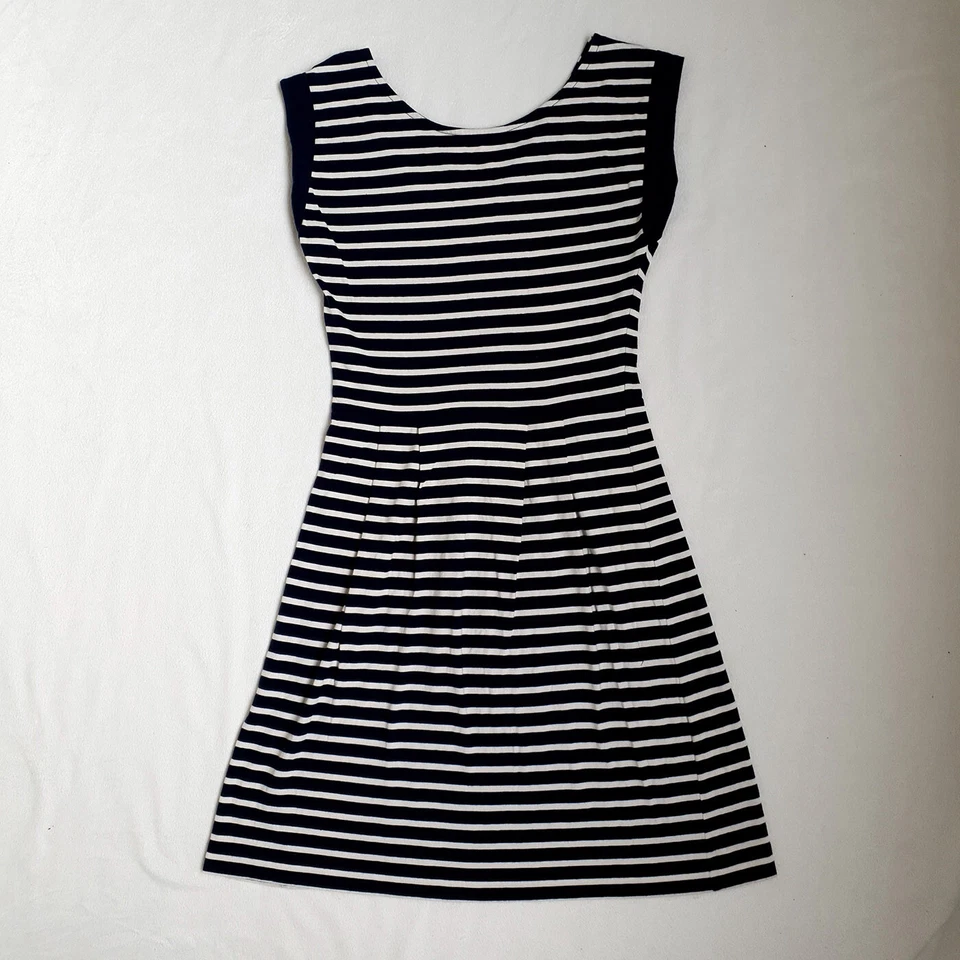 NUOVO! Abito da donna French Connection taglia UK 10 US 6 vestibilità midi e ... - Immagine 1 di 4