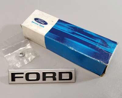 Nuevo emblema parrilla delantera Ford E1FZ-8A223-B FORD genuino 81-82 Escort Foto 1 de 4