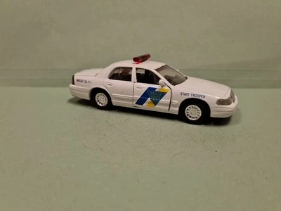 ROAD CHAMPS FORD CROWN VICTORIA 1998  NEW JERSEY STATE POLICE SCALA 1/43  - Immagine 1 di 4