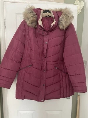 Ladies YOURS Dusky Pink Winter Coat Size 22/24 Fluffy Hood VGC Jacket Quilted - Image 1 of 4
