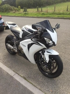 Honda CBR 1000 Fireblade 2008 - Picture 1 of 6