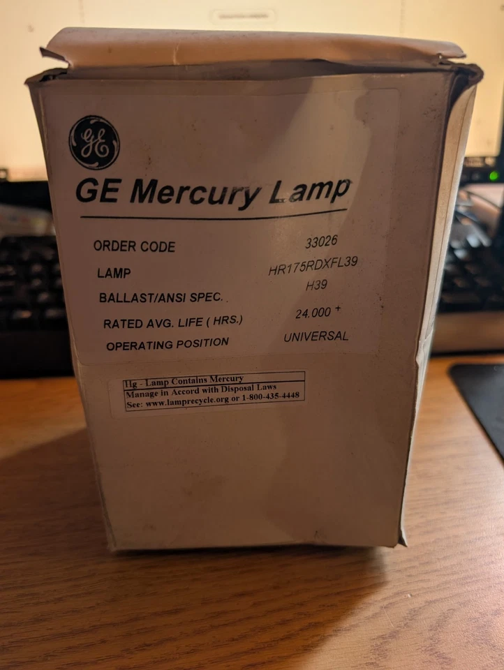 GE HR175RDXFL39 Mercury Vapor 175-Watt Lamp Light Bulb 175W E26 Medium Base - Image 1 of 1