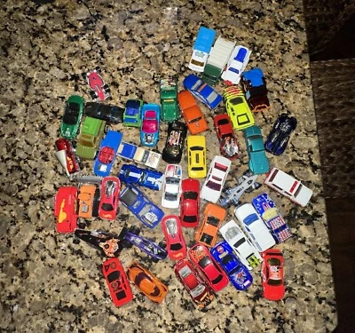 Coches de juguete vintage y principios de la década de 2000 (45 coches, Hot Wheels, Matchbox, coleccionables) Foto 1 de 3