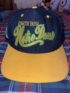 Vintage RARE 90S Notre Dame Fighting Irish Nutmeg Snapback Cap Hat - Made in USA - Bild 1 von 6