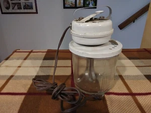 Vidrio Chicago Electric Mixer/Measuring Cup 1930's Works Great - Picture 1 of 5