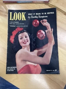 1940 LOOK MAGAZINE w SIEGEL & SHUSTER SUPERMAN COMIC INSERT BEATS STALIN HITLER - Picture 1 of 14