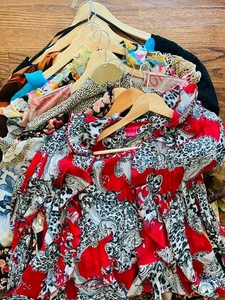 Women’s Vintage Wholesale Clothing Bundle 10 Pieces Mixed Lot Y2K Tops Prints - Picture 1 of 11