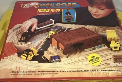 MATTEL Hot Wheels RAILROAD Trenes-To-Go Freight Yard Juego Foto 1 de 3