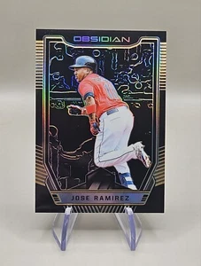 2019 Panini Chronicles Obsidian Electric Etch Orange Prizm 17/50 Jose Ramirez #25 - Bild 1 von 2
