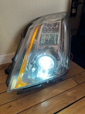 08-14 Cadillac CTS Driver Headlight - OEM - Xenon ✅TESTED✅ head light lamp 2717 - Image 1 of 4