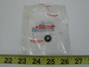 New NOS OEM Genuine Kawasaki Rivet Part number 92039-0048 - Imagen 1 de 4