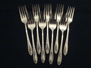 SET 9 SALAD FORKS! Vintage ONEIDA HERITAGE silverplate: CHATEAU pattern: EXC - Picture 1 of 5