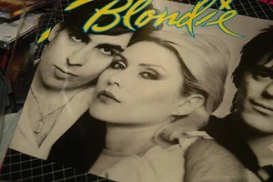 BLONDIE - EAT TO THE BEAT HONGKONG UK 1 VINYL LP 1979 SHRANK WARP NEU VERSIEGELT - Bild 1 von 2