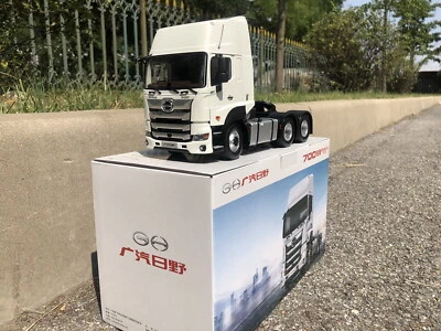 1/24 Scale HINO 700 Heavy Duty Truck Tractor Diecast Model Toy Model Collection  - Image 1 of 4
