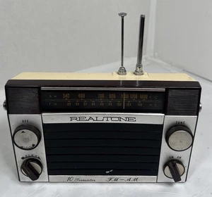 Vintage Realtone 10 Transistor FM/AM Portable Radio Japan 1960s. **READ** - Picture 1 of 8