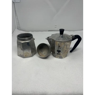 Cafetera espresso Bialetti Moka Express con tapa de estufa usada hecha en Italia 6 tazas Foto 1 de 4