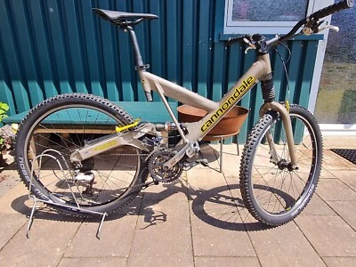 Cannondale Super V 700 - Bild 1 von 4