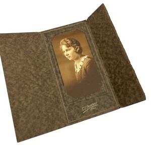 Vintage 1920s B&W Sepia Portrait Of A Woman Photograph, CO Erickson St. Paul 