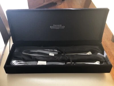 JUEGO DE SERVIR PASTEL DE BODA COSAS RECORDADAS ~ NUEVO EN CAJA ~. MANIJAS DE CORAZÓN Foto 1 de 4