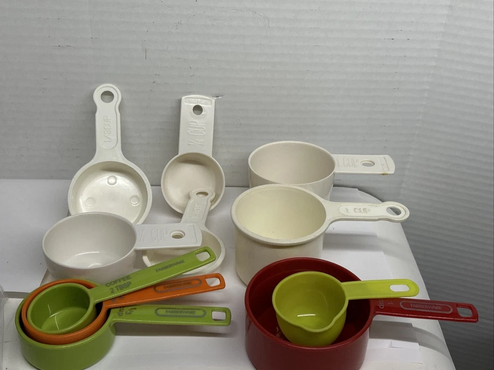Farberware Pyrex tazas medidoras combinación mixta herramientas para hornear multicolores 1 1/3 etc. Foto 1 de 4