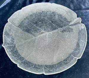 Vintage Retro Arcoroc France Aspen Leaf pattern glass platter 28 cm - Picture 1 of 3